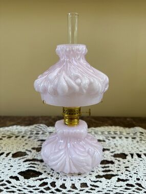 Fenton LG Wright Pink With Glass Overlay Plume Miniature Oil Lamp
Pristine!!
